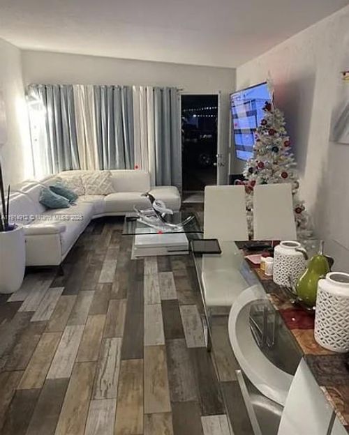 2125 Nw 126th St, Miami, FL, 33167-2025 | Card Image