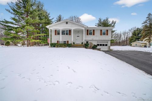 32 Franck Rd, Stony Point, NY, 10980-3010 | Card Image