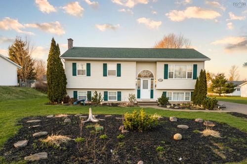 1030 Club Cres, New Minas, NS, B4N4Z5 | Card Image