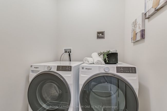 128 Thule St, House attached with 3 bedrooms, 3 bathrooms and 1 parking in Vaughan ON | Image 8