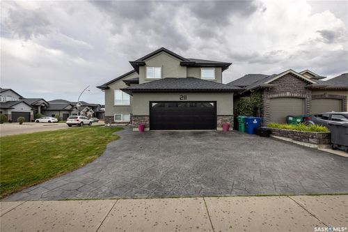 211 Sauer Cres, Saskatoon, SK, S7W0J9 | Card Image