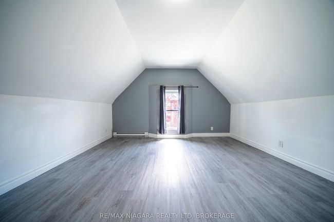 4749 Epworth Cir, House other with 4 bedrooms, 3 bathrooms and 4 parking in Niagara Falls ON | Image 38