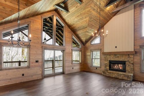 102 Iga Trl, Maggie Valley, NC, 28751 | Card Image