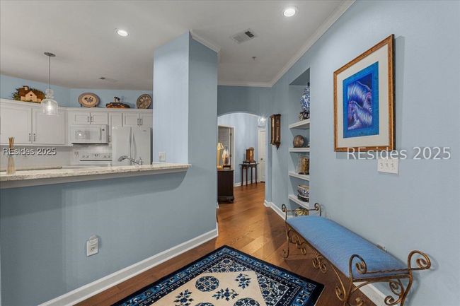 APT-1723 - 4 Indigo Run Dr, Condo with 3 bedrooms, 2 bathrooms and null parking in Hilton Head Island SC | Image 7