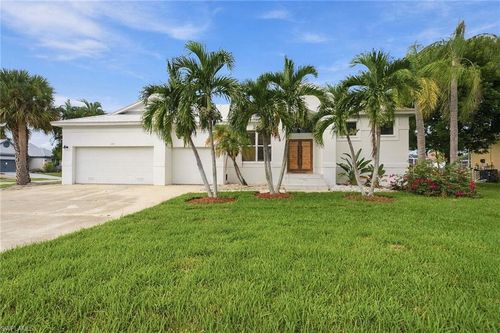 290 S Heathwood Dr, MARCO ISLAND, FL, 34145-5030 | Card Image
