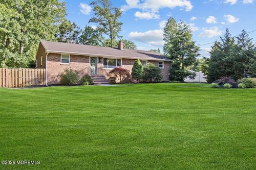 687 Hopping Road, Belford, NJ, 07718 | Card Image