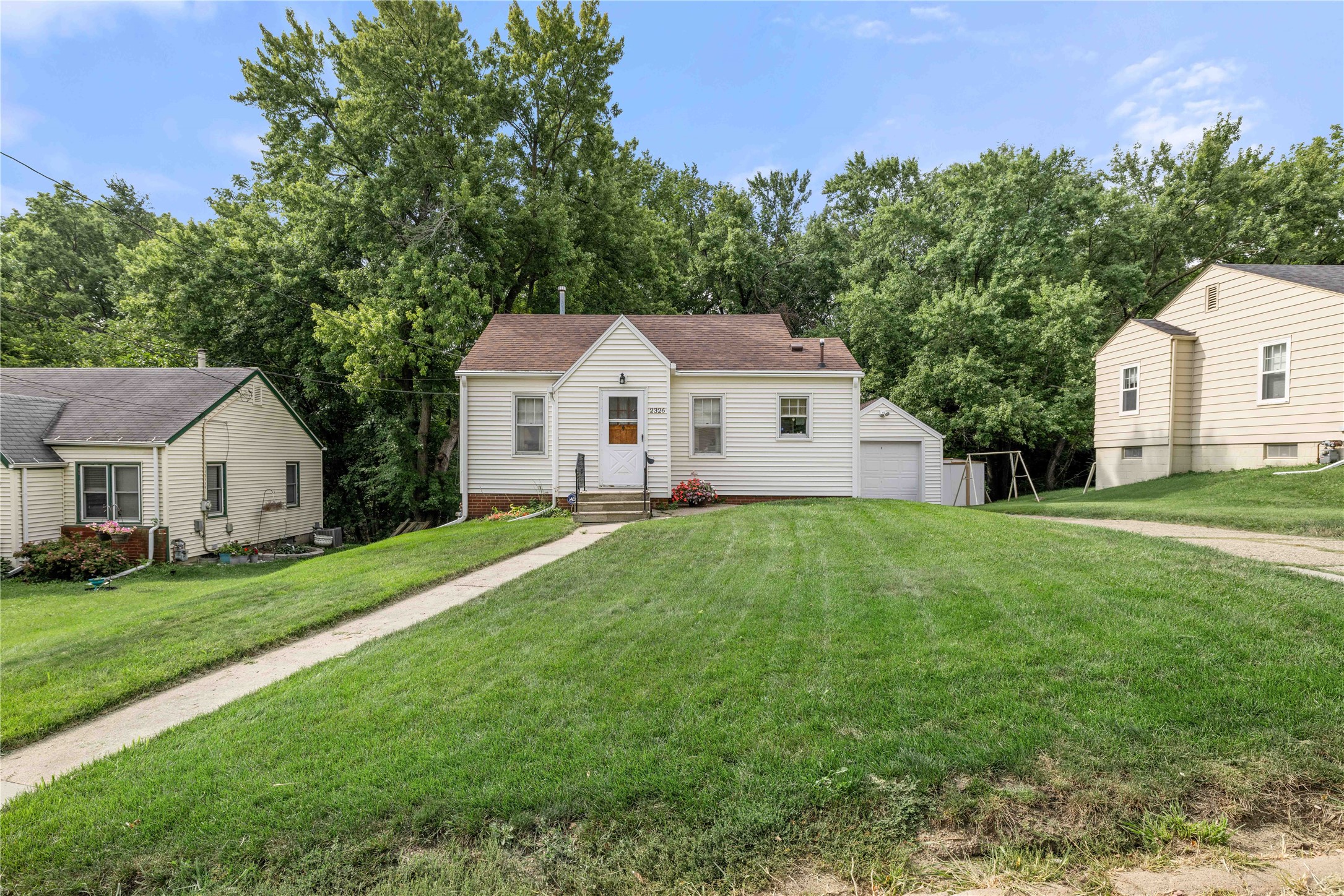 Adams Ave, Des Moines, IA 50310