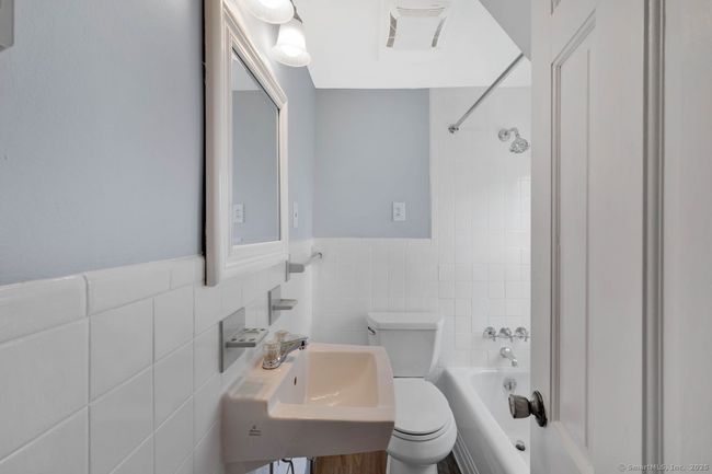 28 Center St, House other with 2 bedrooms, 2 bathrooms and null parking in Windsor Locks CT | Image 23