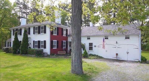 8 South St, Townsend, MA, 01469-1302 | Card Image