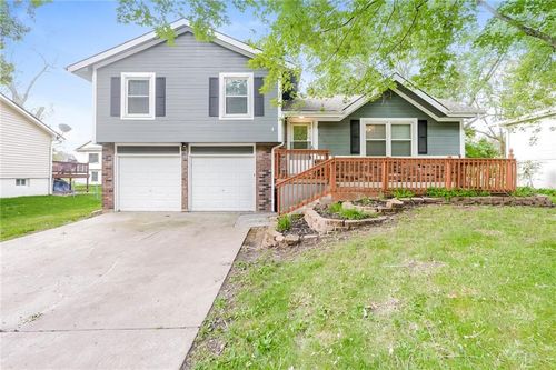 415 W Cambridge Rd, Belton, MO, 64012-3173 | Card Image