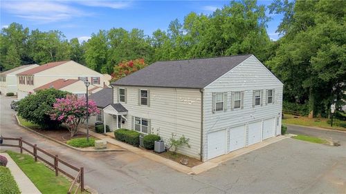 1392 Old Coach Rd Sw, Marietta, GA, 30008-3631 | Card Image