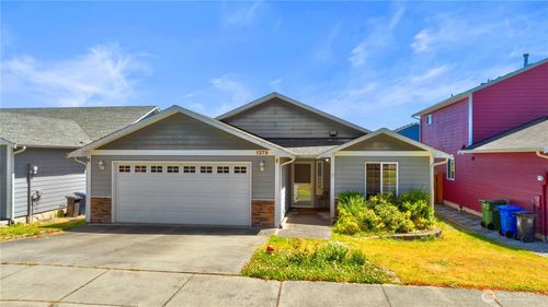 1379 Ne Big Berry Loop, Oak Harbor, WA, 98277-3510 | Card Image