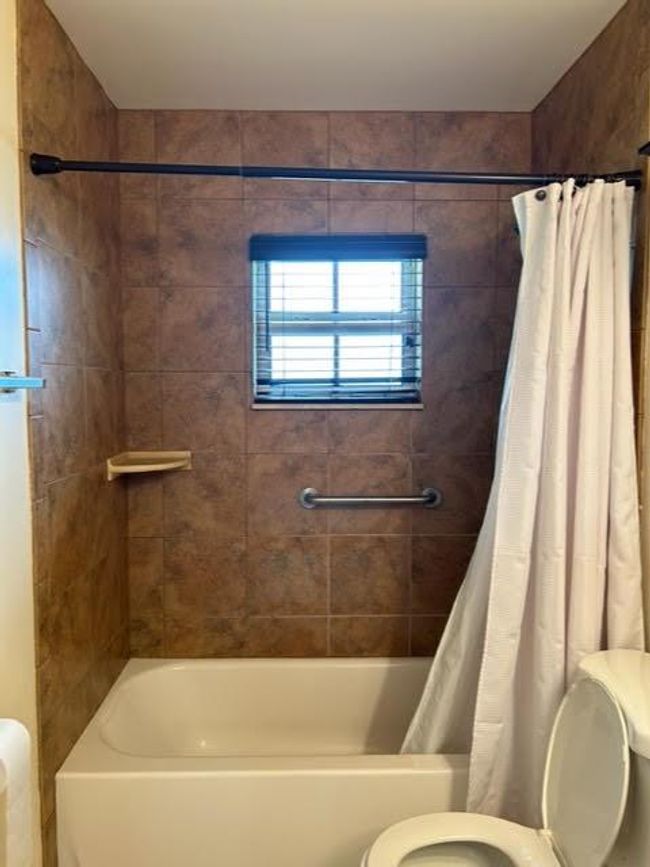 1473 Ne 48 Th St, House other with 3 bedrooms, 2 bathrooms and null parking in Pompano Beach FL | Image 4