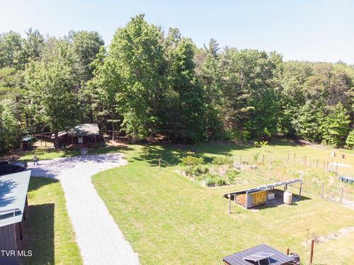 1578 Horse Creek Park Rd, Chuckey, TN, 37641-6614 | Card Image