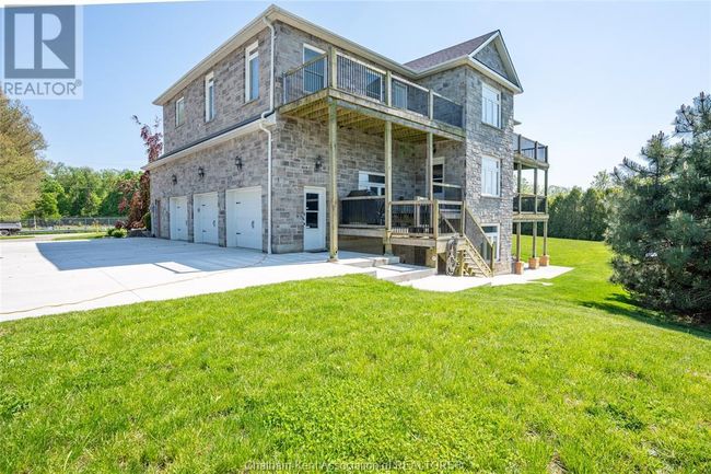 8545 Water St, House other with 5 bedrooms, 6 bathrooms and null parking in Cedar Springs ON | Image 11