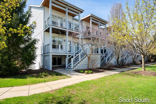 2090 Celadon Dr Ne, Grand Rapids, MI, 49525-3914 | Card Image