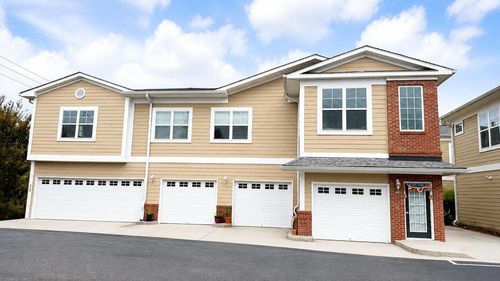 3201 Regency Ct, Chattanooga, TN, 37421-7622 | Card Image