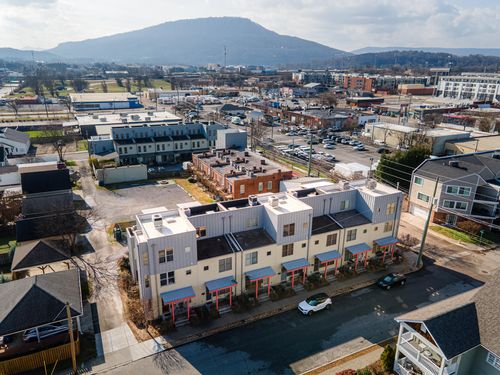 236 W 18th St, Chattanooga, TN, 37408-1703 | Card Image