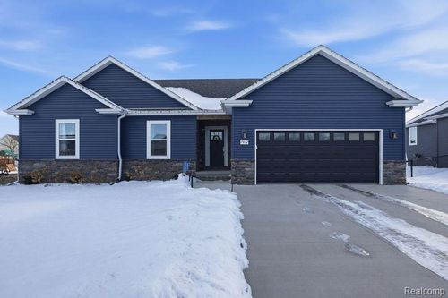 7812 Yorkshire Dr, Almont, MI, 48003-7805 | Card Image