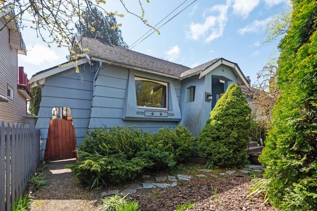 1216 Edinburgh St, House other with 5 bedrooms, 3 bathrooms and 2 parking in New Westminster BC | Image 39