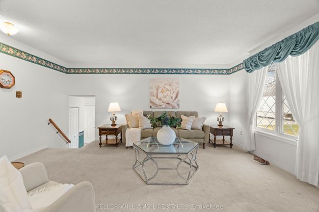 60 James St N, House other with 3 bedrooms, 2 bathrooms and 2 parking in Forest ON | Image 9