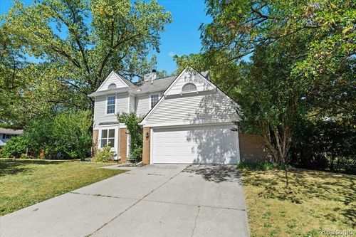 220 Ely Dr N, Northville, MI, 48167-2727 | Card Image
