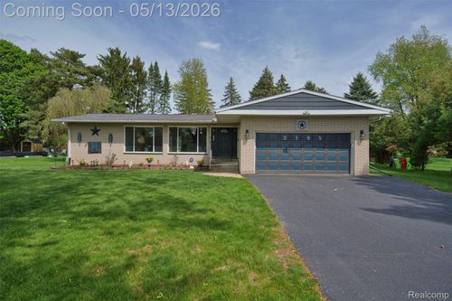 2195 Strader Dr, West Bloomfield, MI, 48324-1369 | Card Image