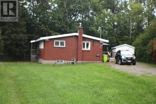 104 White Oak Dr W, Sault Ste. Marie, ON, P6C2H8 | Card Image