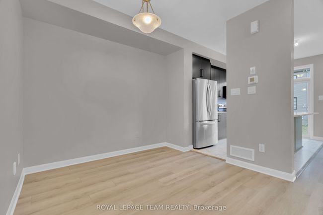 736 Cashmere Terr, House attached with 3 bedrooms, 4 bathrooms and 1 parking in Ottawa ON | Image 12