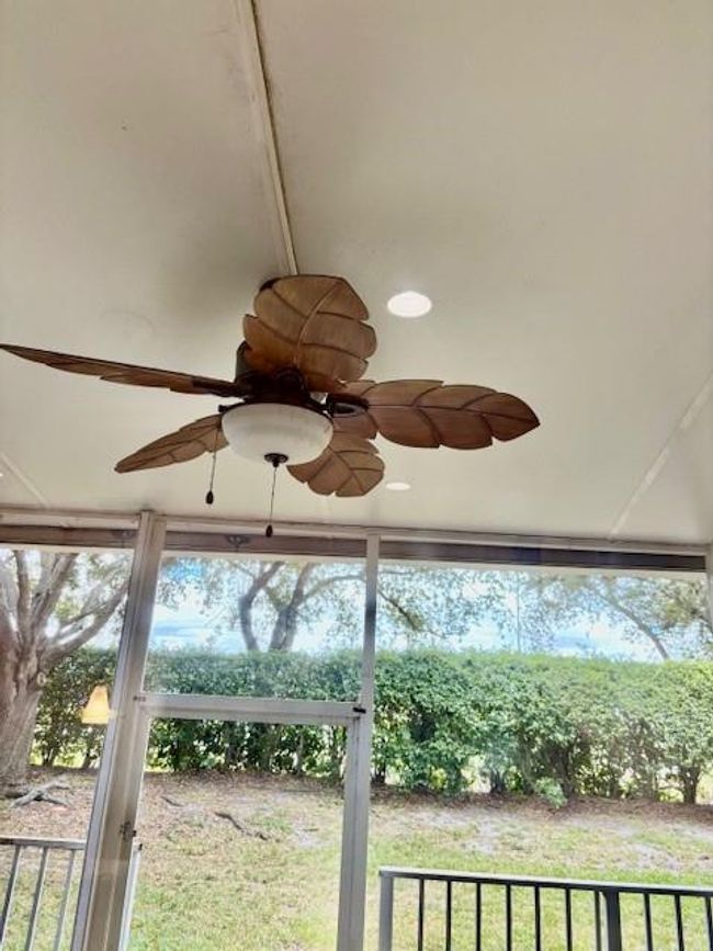 1838 Nw 79 Th Way, Townhouse with 3 bedrooms, 3 bathrooms and null parking in Pembroke Pines FL | Image 19