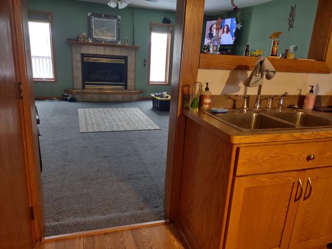 Kitchen to family room | Image 17