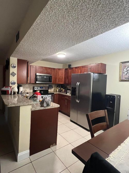 201-351 Palm Way, Pembroke Pines, FL, 33025-4618 | Card Image