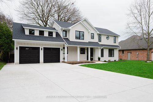 423 W Mile Rd, London, ON, N6H3M3 | Card Image