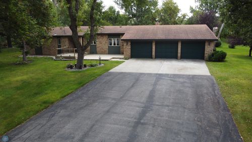 6807 Sunnyside Dr, Horace, ND, 58047-4800 | Card Image