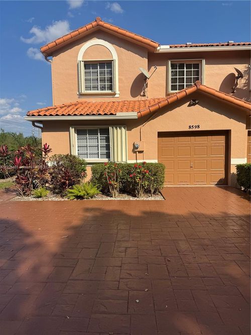 501-8598 Lychee Dr, Tamarac, FL, 33321-8120 | Card Image
