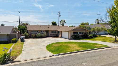 5041 Ridglea Ave, Buena Park, CA, 90621-1440 | Card Image