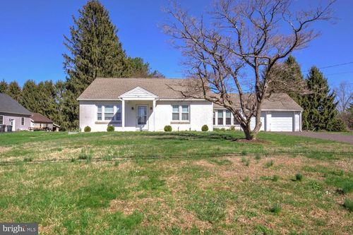 231 Warwick Rd, ELVERSON, PA, 19520-8926 | Card Image