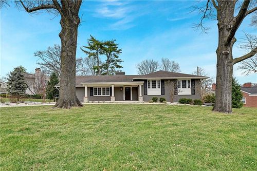 6241 Howe Dr, Fairway, KS, 66205-3453 | Card Image
