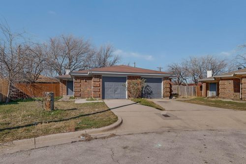 4517 & 4521 Ebbtide Court, Fort Worth, TX, 76135 | Card Image