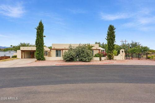 323 S Piedra Negra Dr, Queen Valley, AZ, 85118-9760 | Card Image