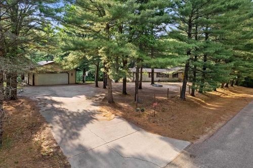 W7092 N Oakwood Circle, Marion, WI, 54960 | Card Image