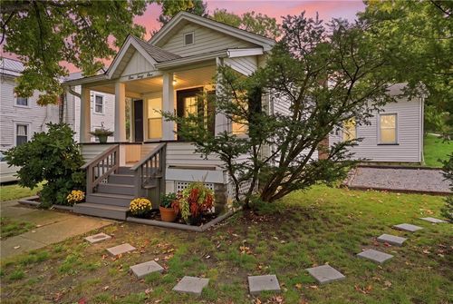 141 Pierce Ave, Sharpsville, PA, 16150-1215 | Card Image