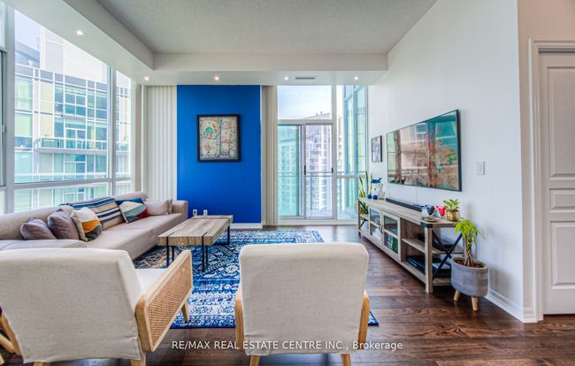 3303 - 220 Burnhamthorpe Rd W, Condo with 2 bedrooms, 2 bathrooms and null parking in Mississauga ON | Image 11