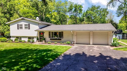562 Holliday Ln, Indianapolis, IN, 46260-3581 | Card Image