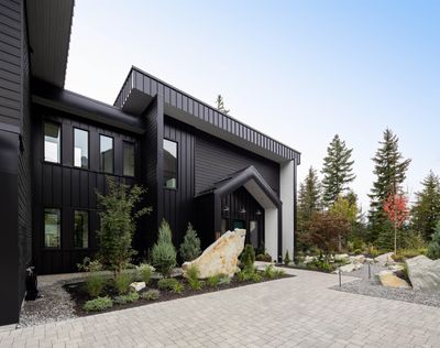 9146 Wedge Creek Rise, House other with 6 bedrooms, 4 bathrooms and 6 parking in Whistler BC | Image 2