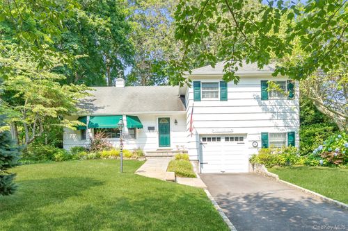 324 Plymouth Ave, Brightwaters, NY, 11718-1410 | Card Image