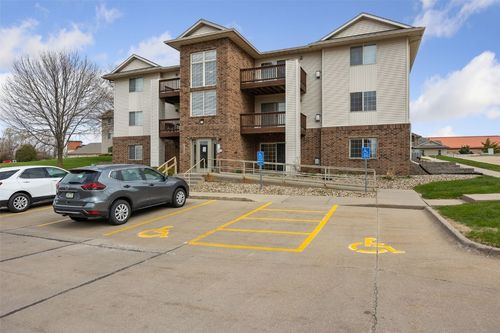 apt-2-3120 Wilson Ave Sw, Cedar Rapids, IA, 52404-7816 | Card Image
