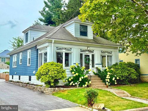 221 Dallas Rd, Willow Grove, PA, 19090-2411 | Card Image