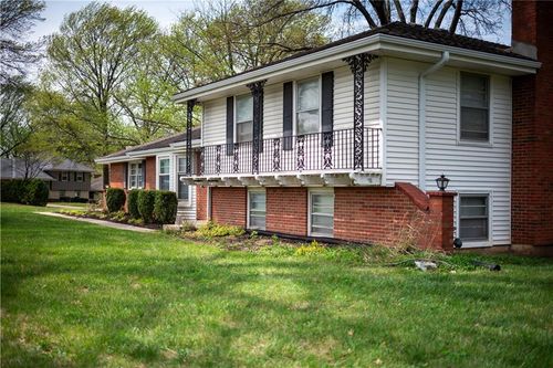 12506 Jackson Ave, Grandview, MO, 64030-1527 | Card Image