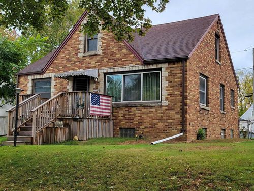 3718 S Iowa Avenue, Saint Francis, WI, 53235 | Card Image